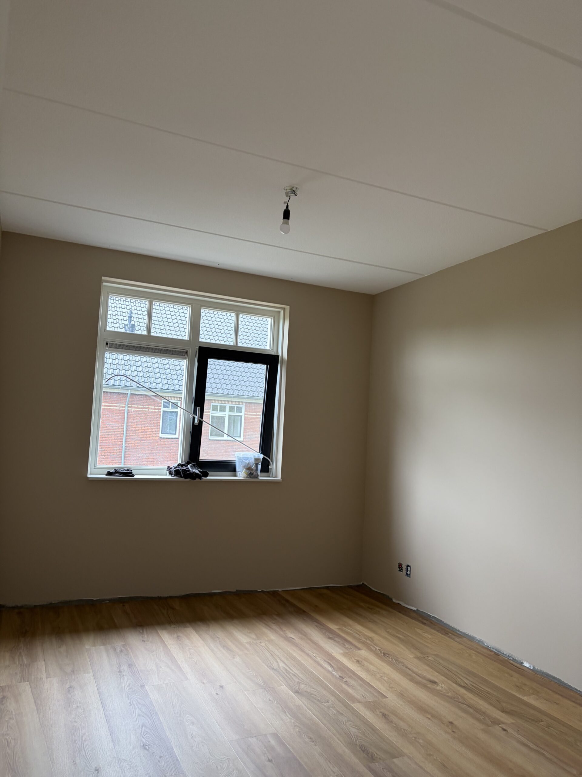 Sauzen plafond nieuwbouw - D.B.A Dienstverlening